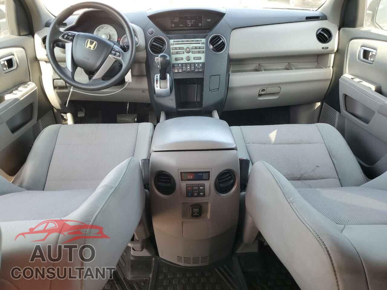 HONDA PILOT 2011 - 5FNYF3H48BB003565