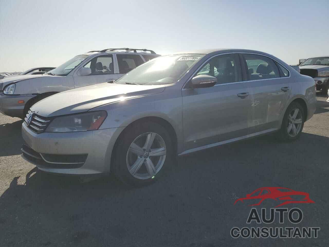 VOLKSWAGEN PASSAT 2012 - 1VWBP7A38CC027095