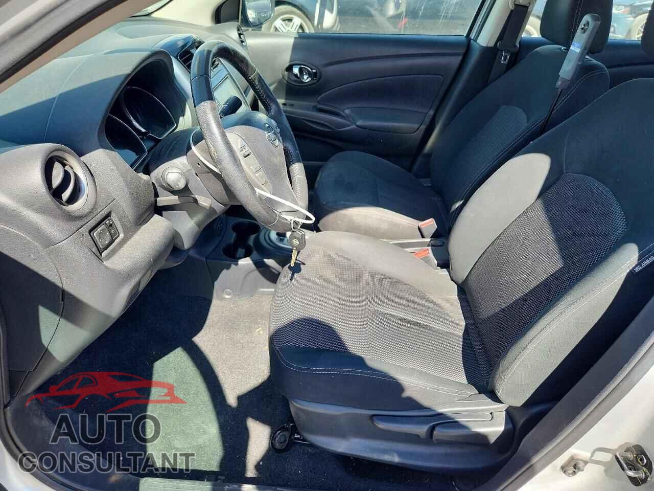 NISSAN VERSA 2018 - 3N1CN7APXJL877945