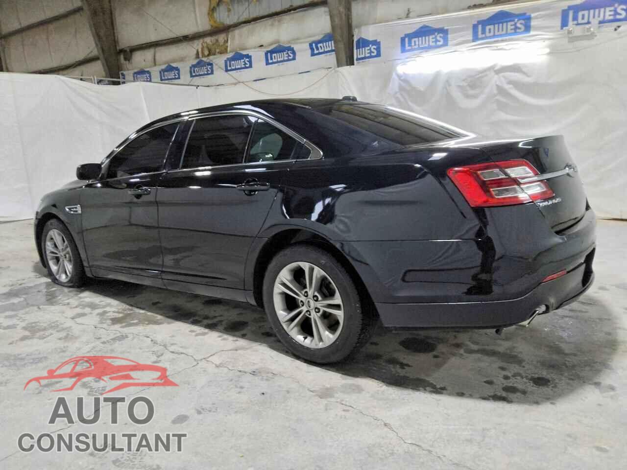 FORD TAURUS 2018 - 1FAHP2E80JG120162