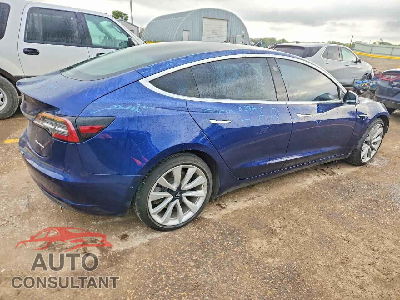 TESLA MODEL 3 2018 - 5YJ3E1EB6JF185477