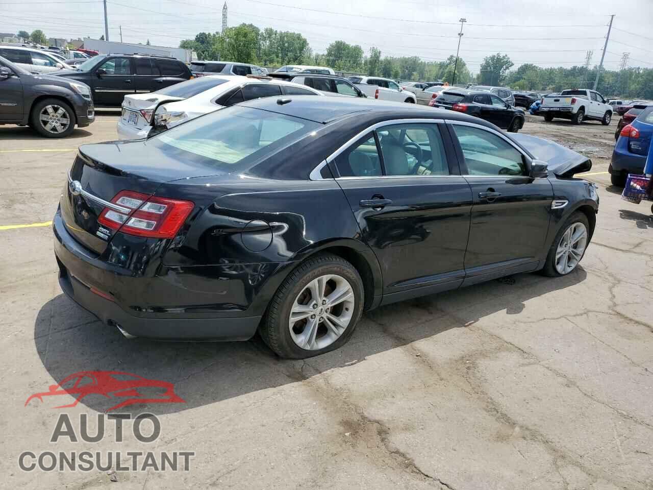 FORD TAURUS 2018 - 1FAHP2H84JG115218
