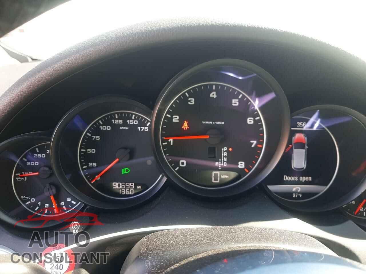 PORSCHE CAYENNE 2017 - WP1AA2A23HKA83175