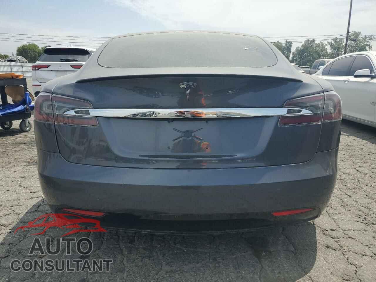 TESLA MODEL S 2018 - 5YJSA1E40JF297040