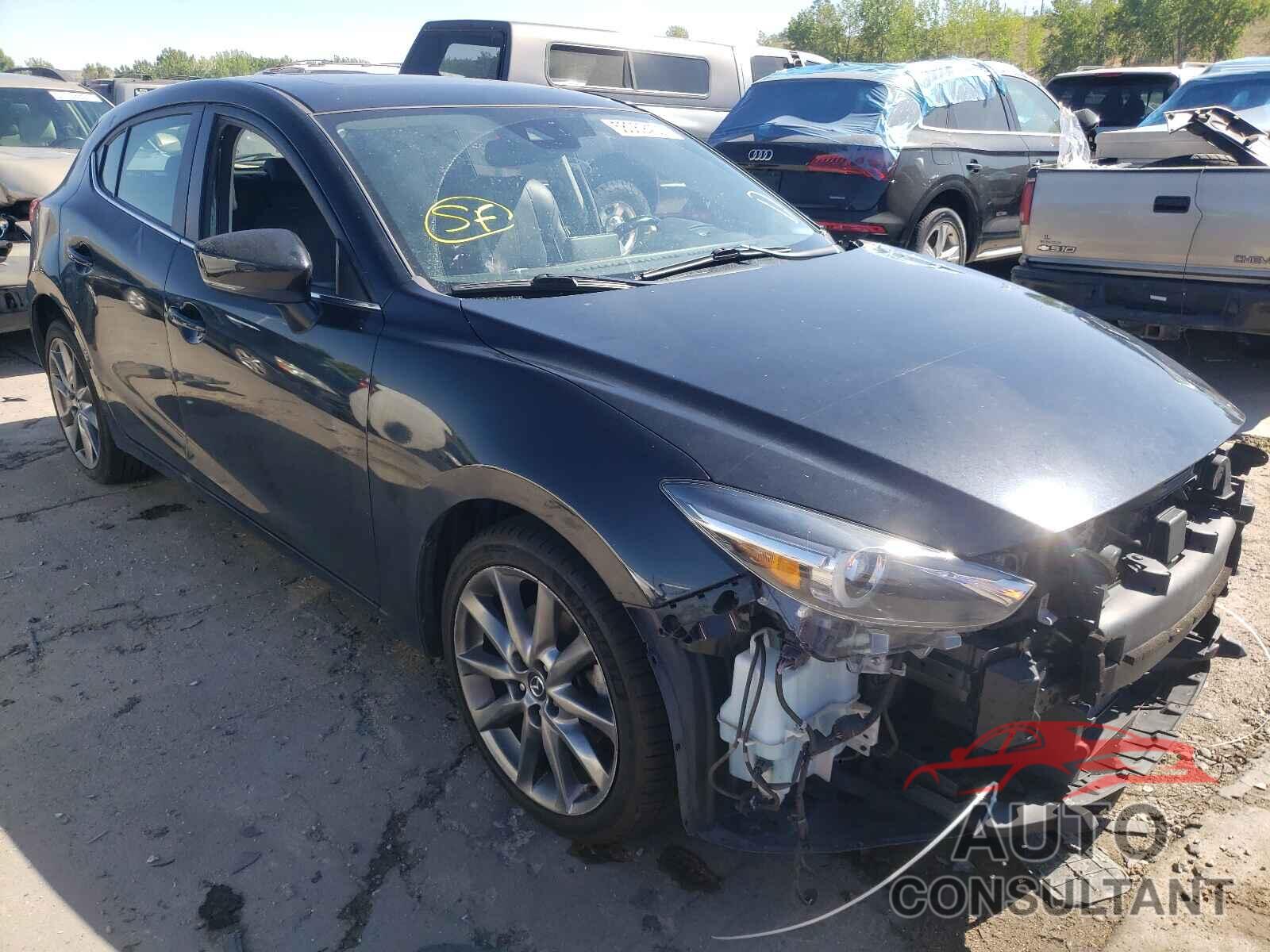 MAZDA 3 2018 - 3MZBN1M3XJM220827