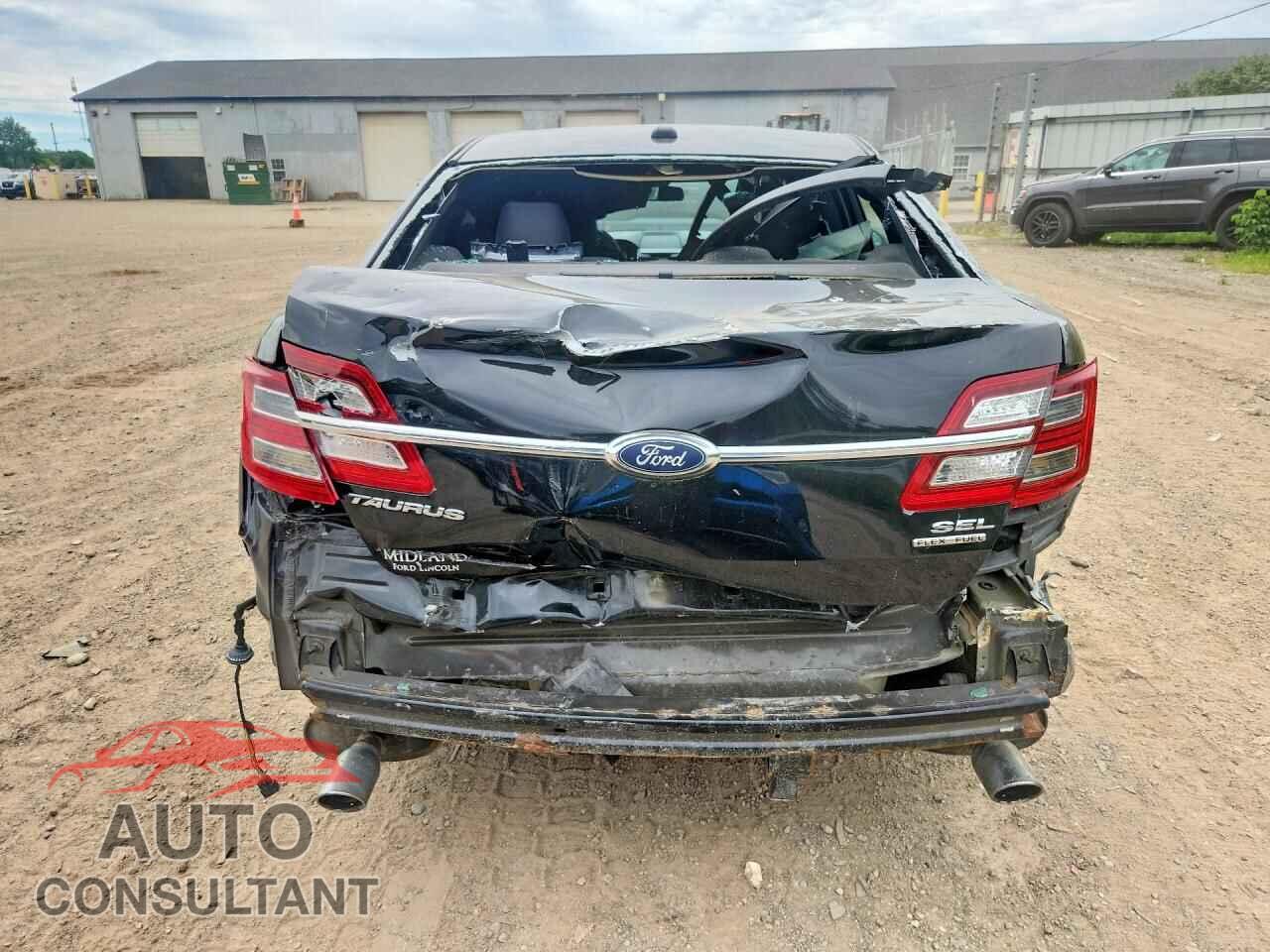 FORD TAURUS 2017 - 1FAHP2E89HG128884
