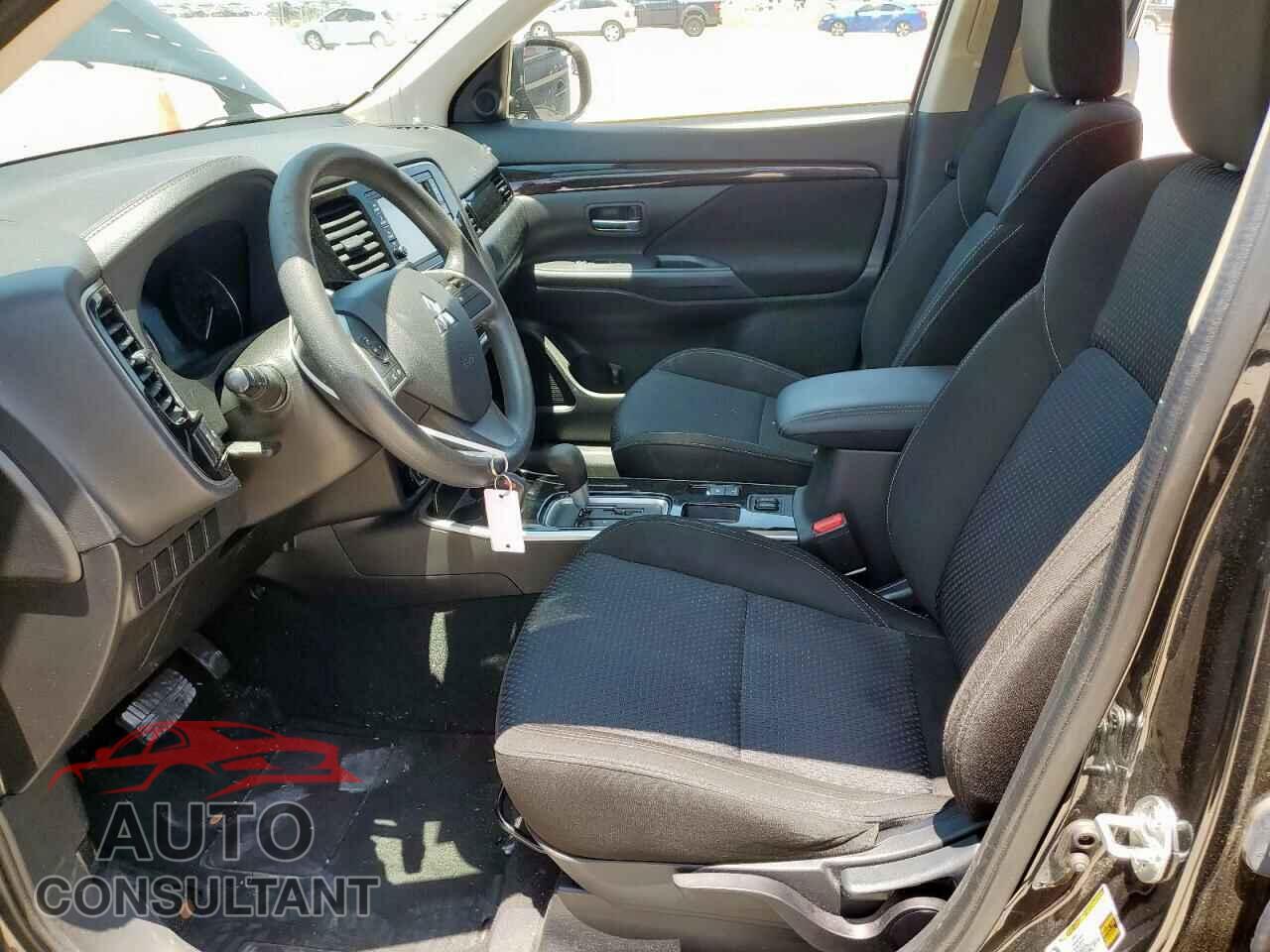 MITSUBISHI OUTLANDER 2019 - JA4AD2A38KJ002261