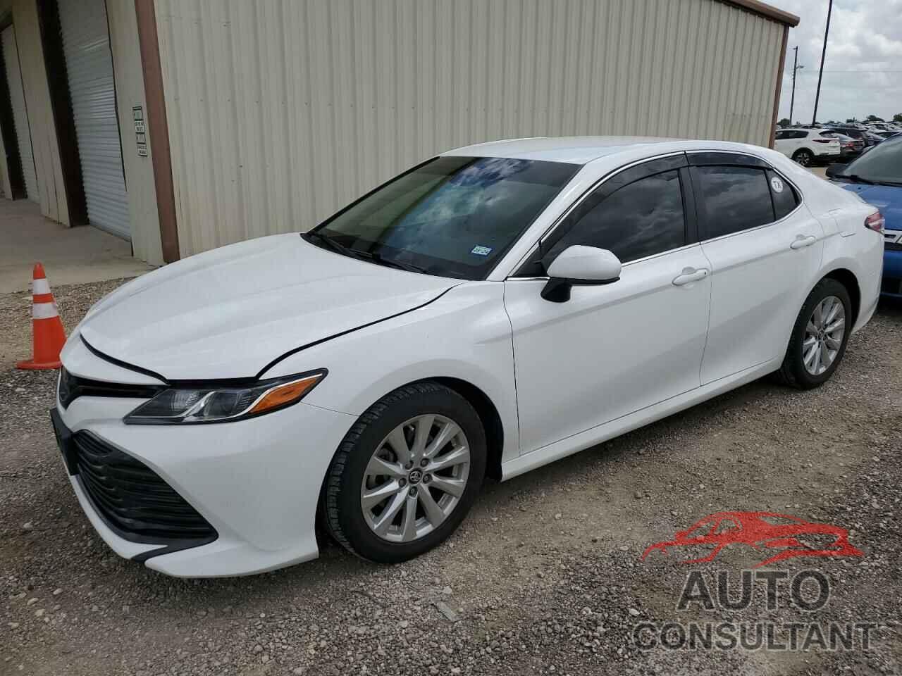 TOYOTA CAMRY 2018 - 4T1B11HK8JU535231