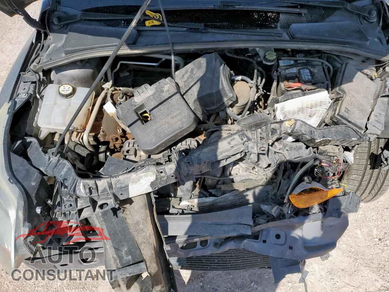 FORD FOCUS 2012 - 1FAHP3H22CL301111