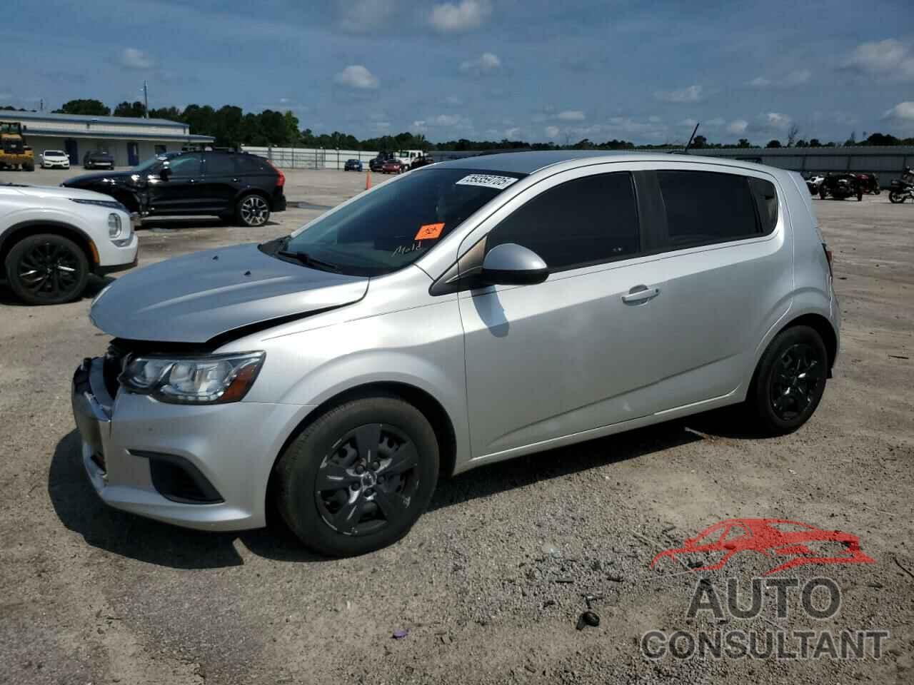 CHEVROLET SONIC 2018 - 1G1JG6SH2J4103980