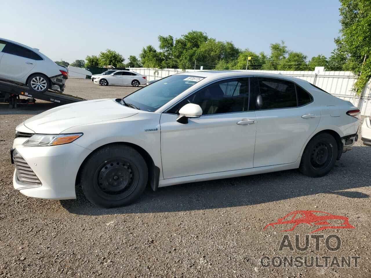 TOYOTA CAMRY 2018 - 4T1B21HK0JU004165