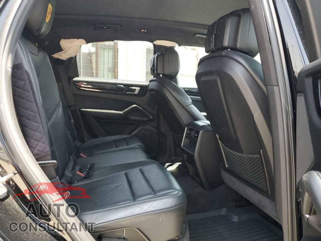 PORSCHE CAYENNE 2019 - WP1AA2AY9KDA09470