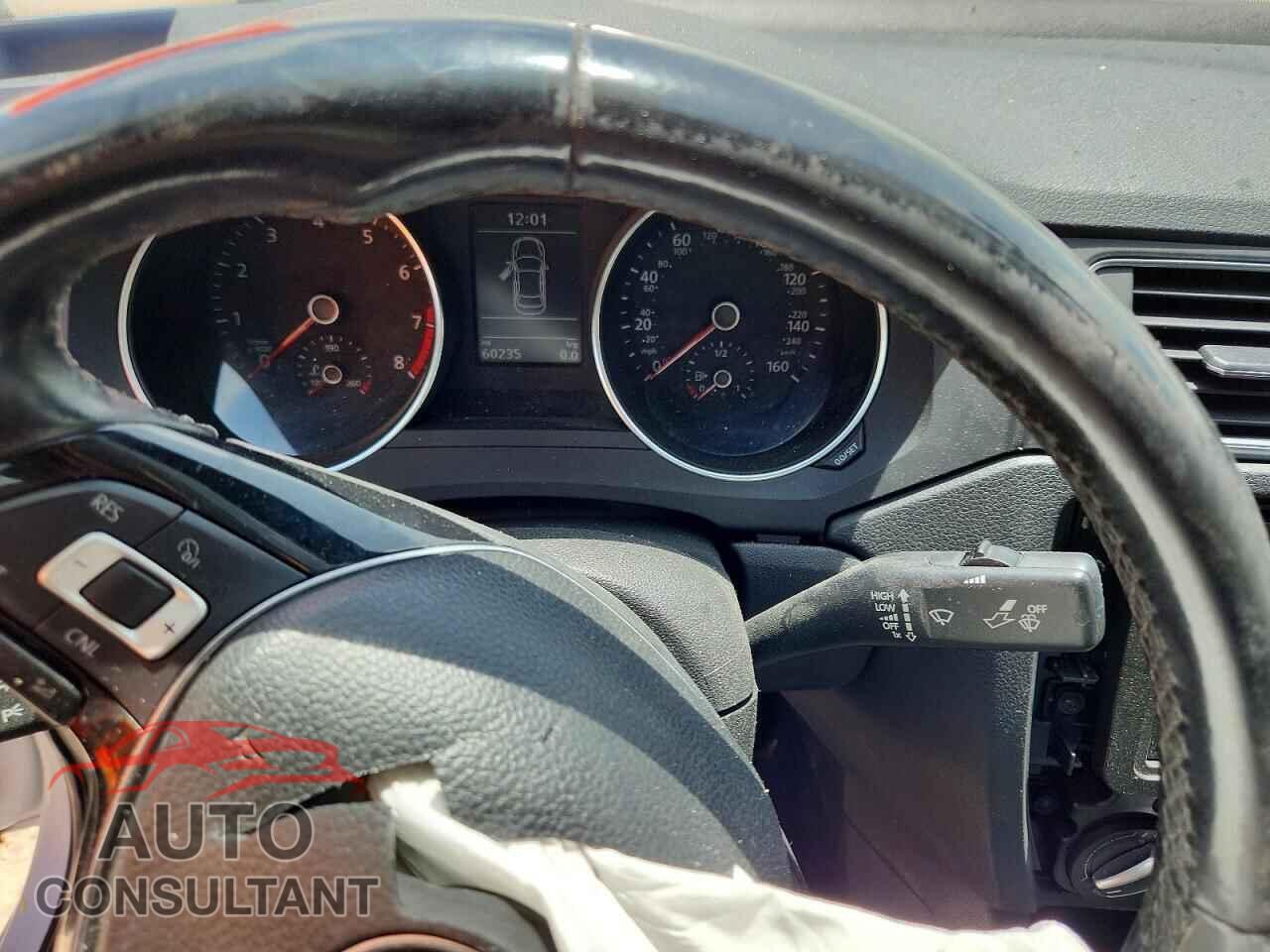 VOLKSWAGEN JETTA 2017 - 3VWDB7AJ8HM379766