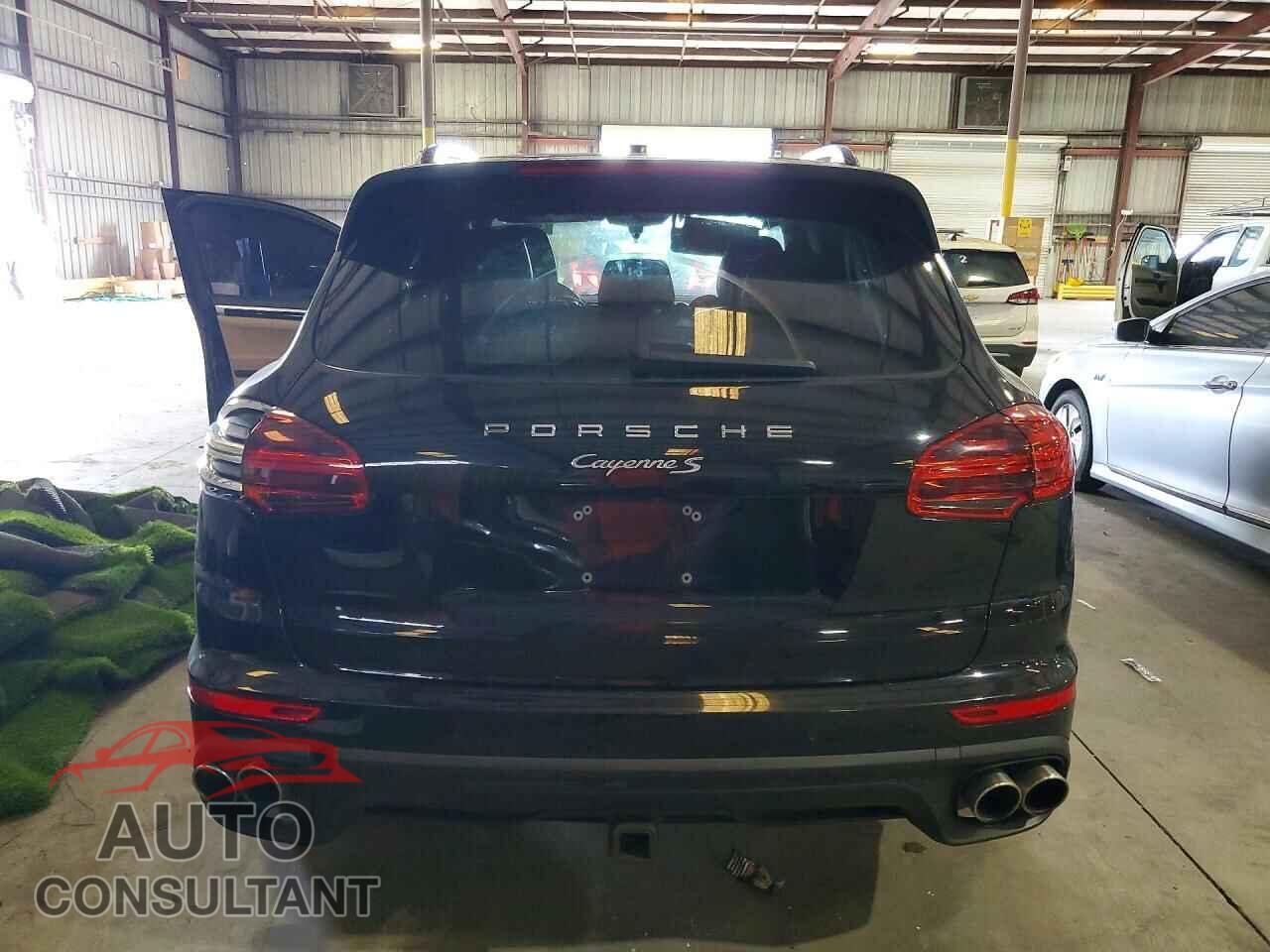 PORSCHE CAYENNE 2016 - WP1AB2A2XGLA94521