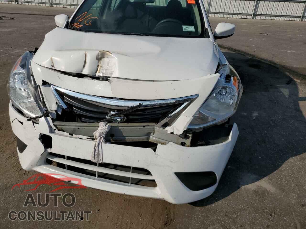 NISSAN VERSA 2019 - 3N1CN7AP3KL841807