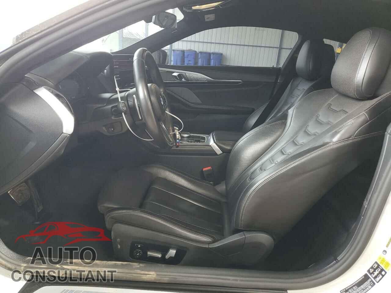BMW 8 SERIES 2023 - WBAAE4C03PCL64184
