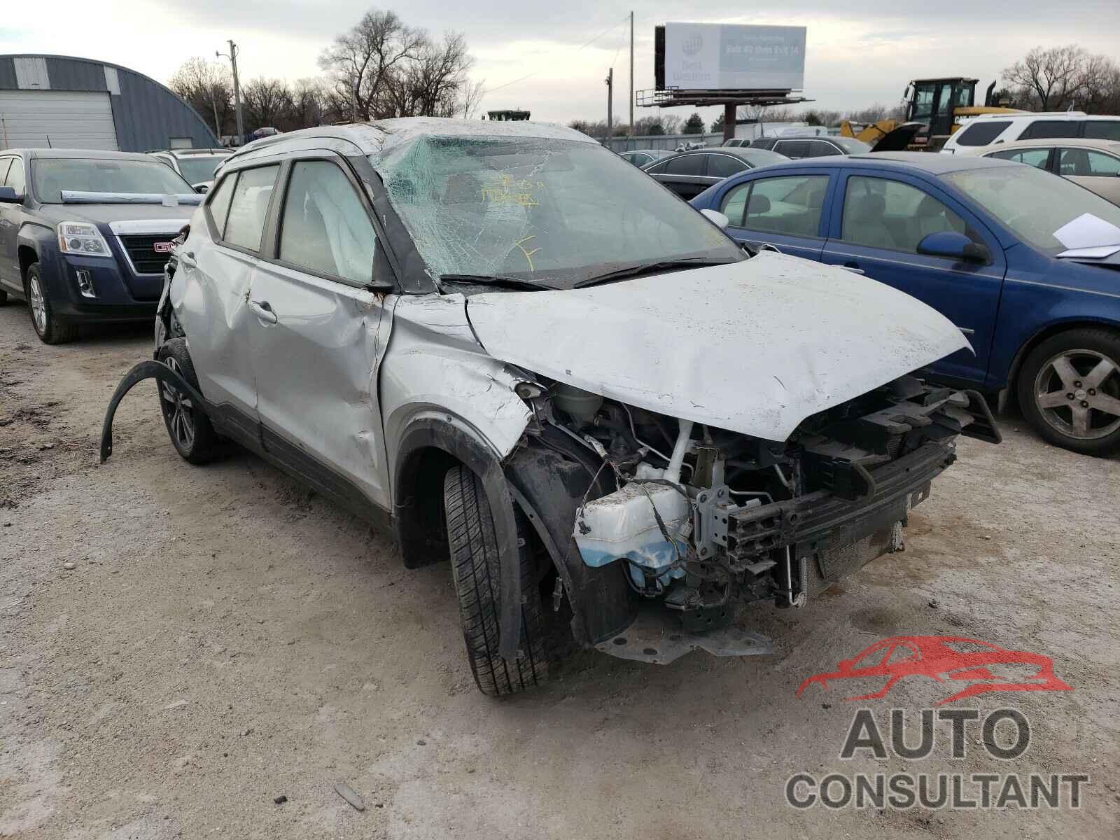 NISSAN KICKS 2018 - 3N1CP5CUXJL513042