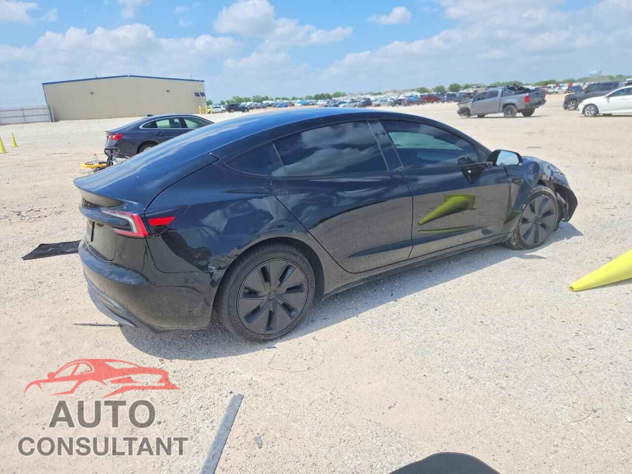 TESLA MODEL 3 2024 - 5YJ3E1EA0RF862557