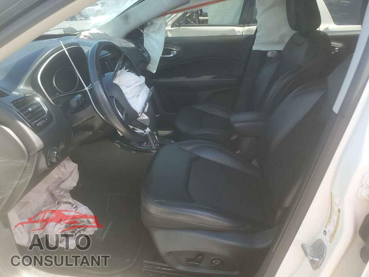 JEEP COMPASS 2020 - 3C4NJDBB2LT205240