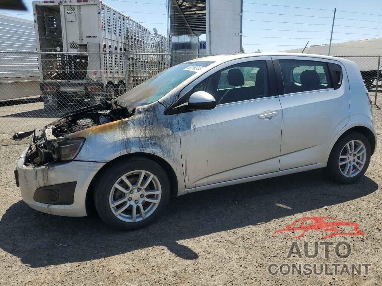 CHEVROLET SONIC 2016 - 1G1JC6SB1G4116526