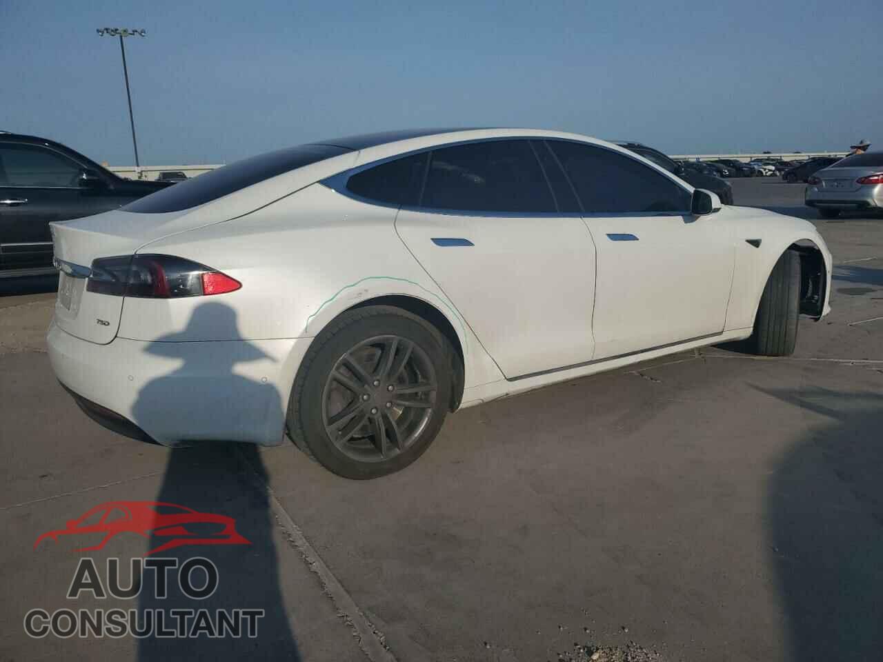TESLA MODEL S 2018 - 5YJSA1E23JF252348