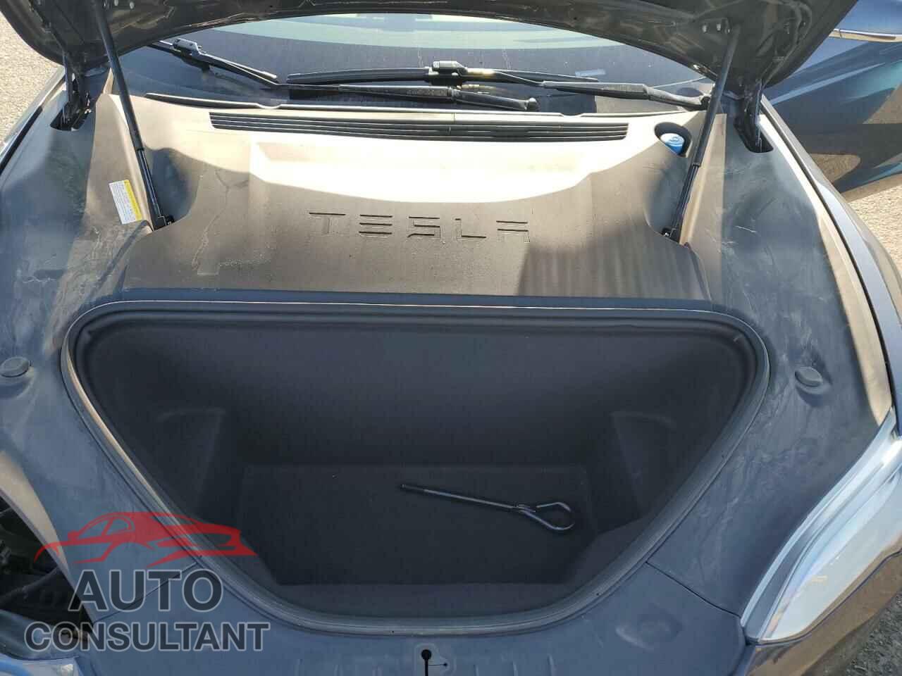 TESLA MODEL S 2017 - 5YJSA1E2XHF185516