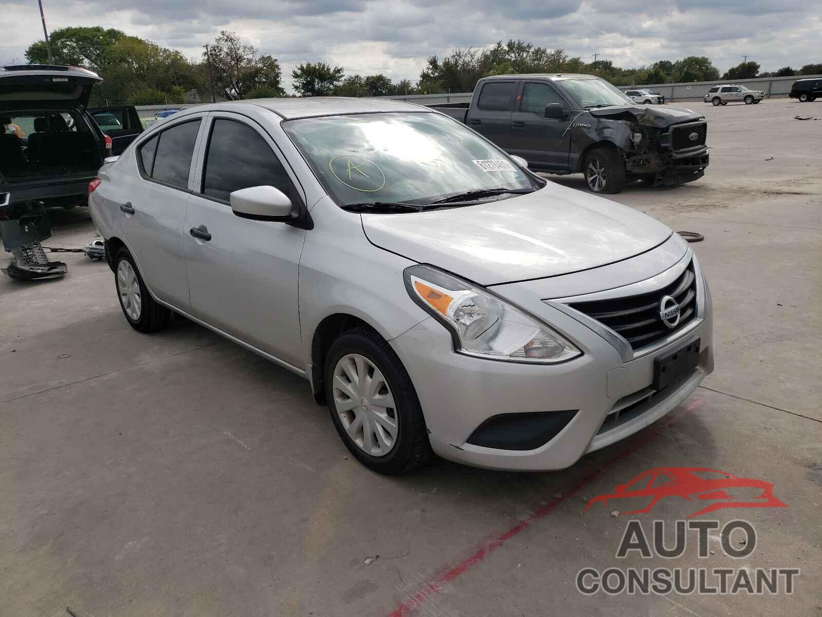 NISSAN VERSA 2018 - 3N1CN7AP4JL814954