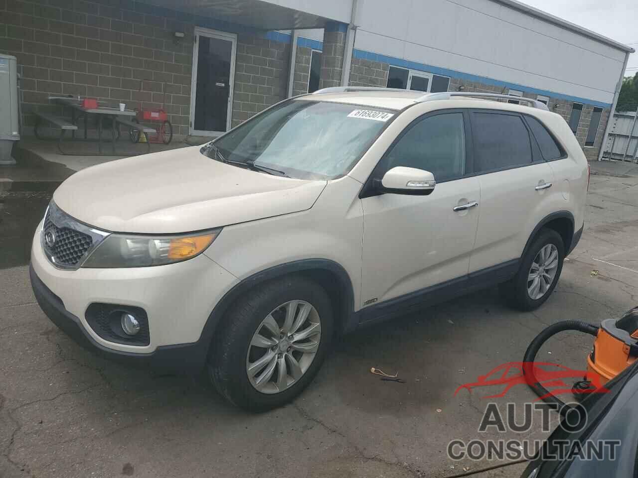 KIA SORENTO 2011 - 5XYKTDA24BG141822