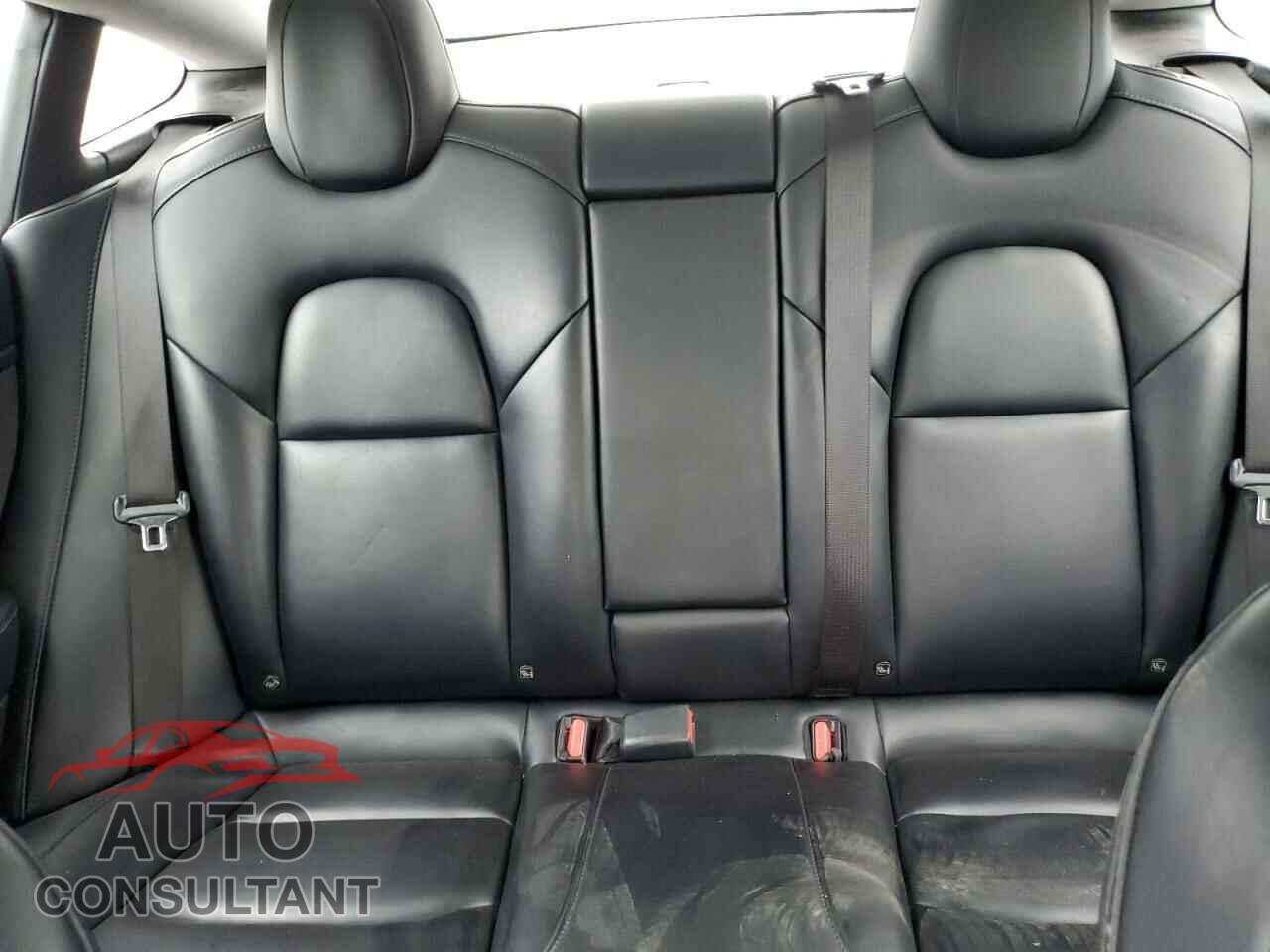 TESLA MODEL 3 2021 - 5YJ3E1EA2MF087123