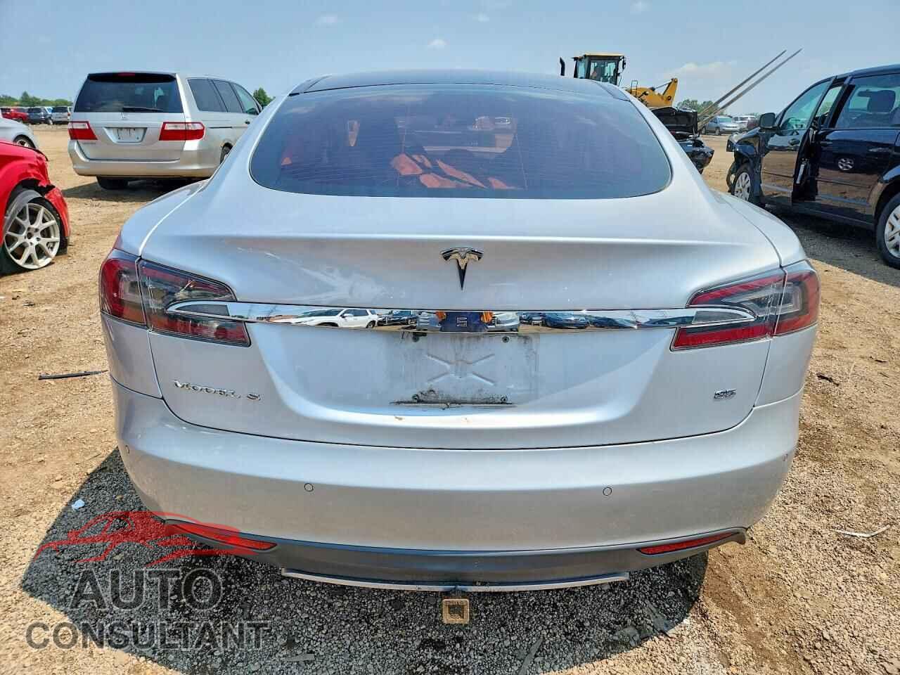 TESLA MODEL S 2013 - 5YJSA1CN6DFP22471