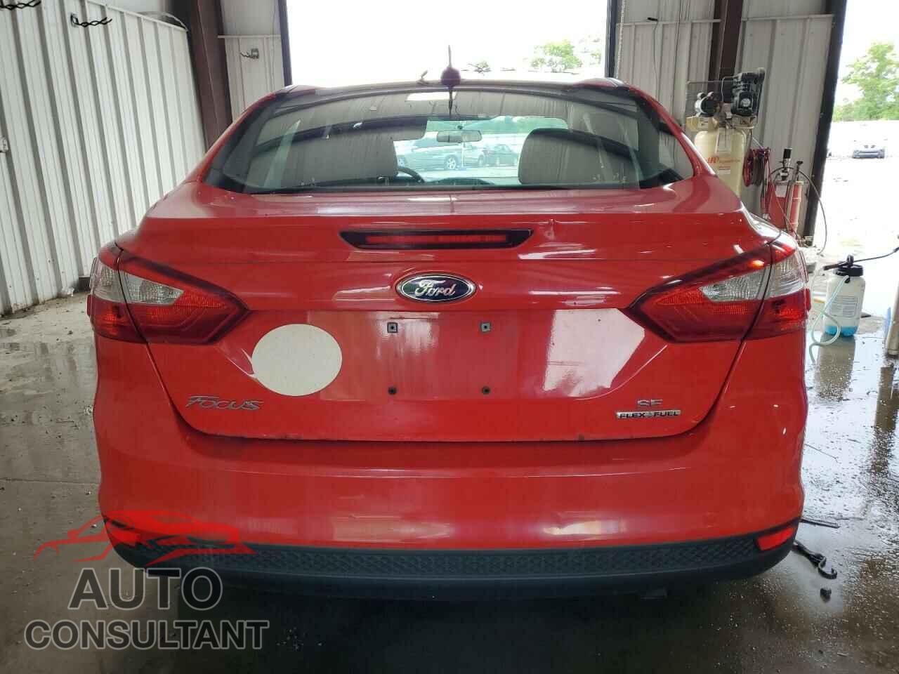 FORD FOCUS 2014 - 1FADP3F22EL320570