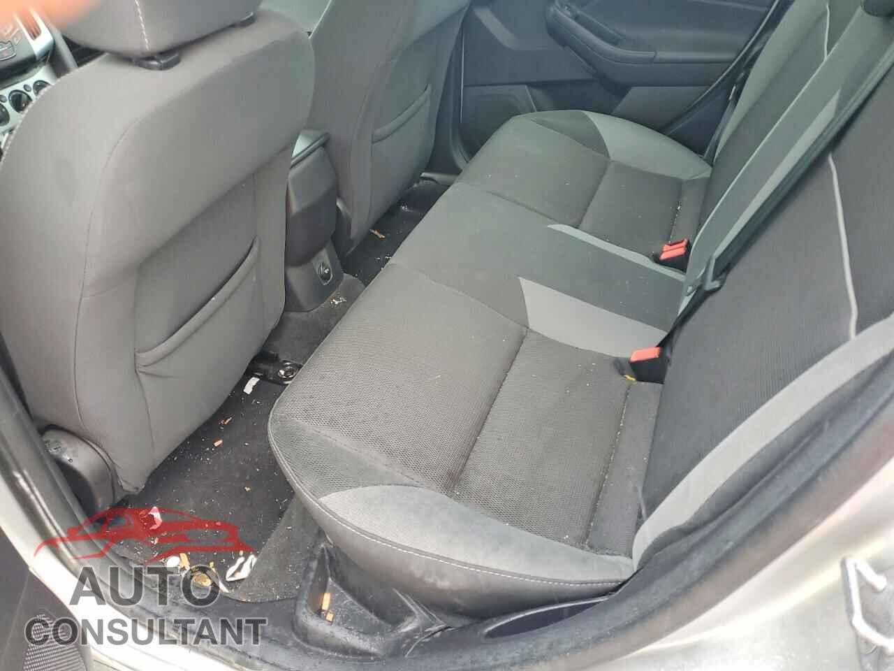 FORD FOCUS 2014 - 1FADP3F2XEL130869