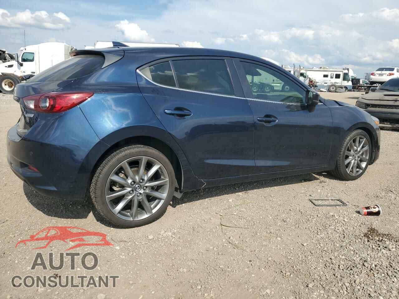 MAZDA 3 2018 - 3MZBN1L39JM236776