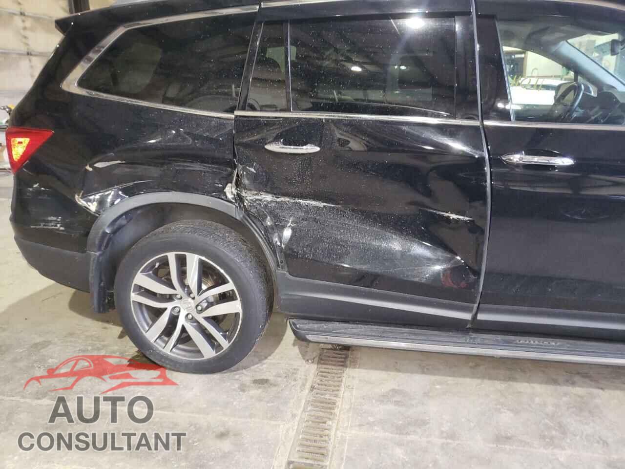 HONDA PILOT 2017 - 5FNYF6H9XHB013293