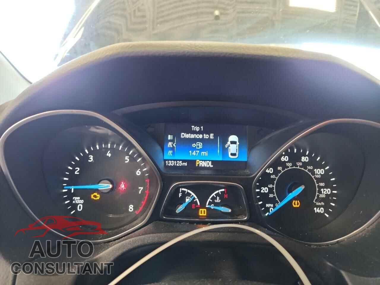 FORD FOCUS 2017 - 1FADP3E28HL257884