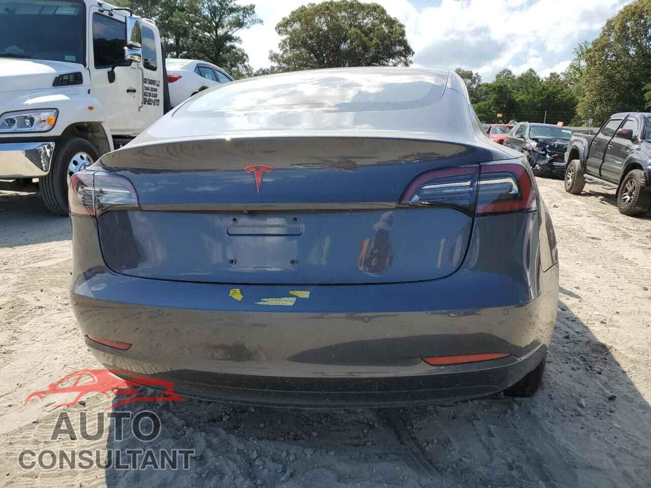 TESLA MODEL 3 2018 - 5YJ3E1EA5JF024142