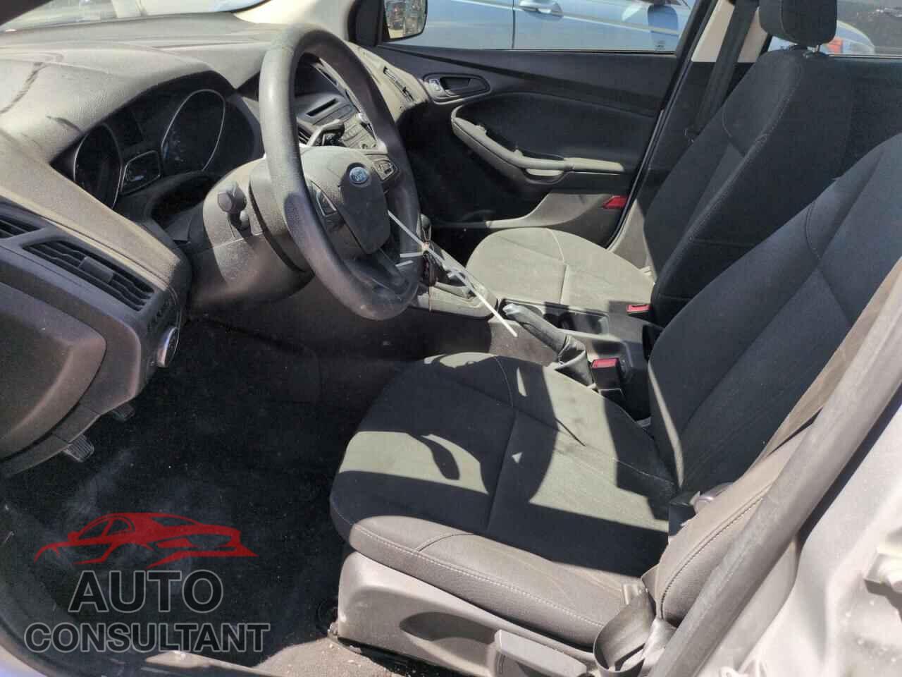 FORD FOCUS 2017 - 1FADP3E21HL263512