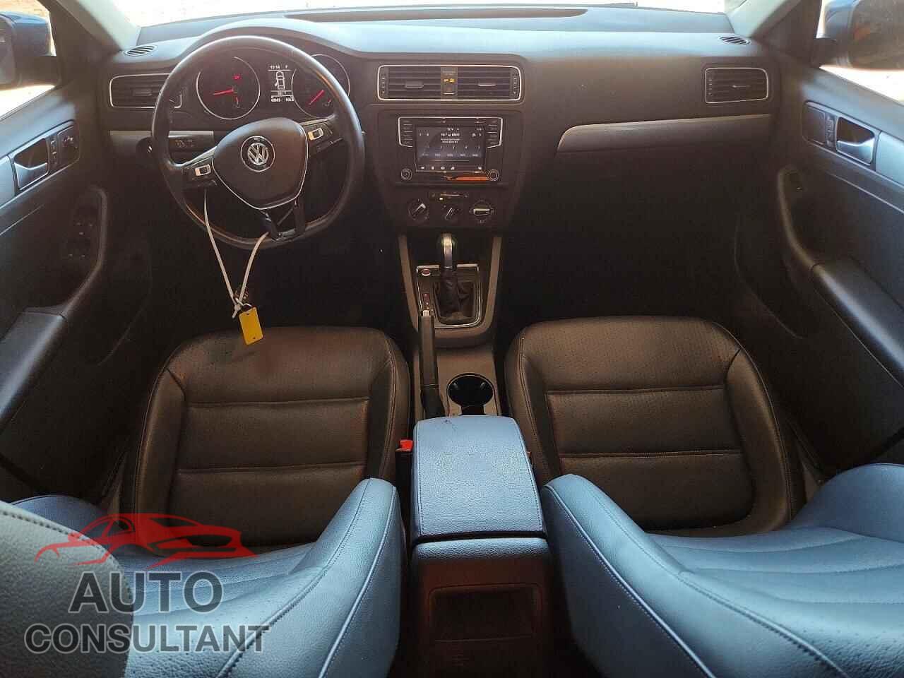 VOLKSWAGEN JETTA 2017 - 3VWDB7AJ4HM309987