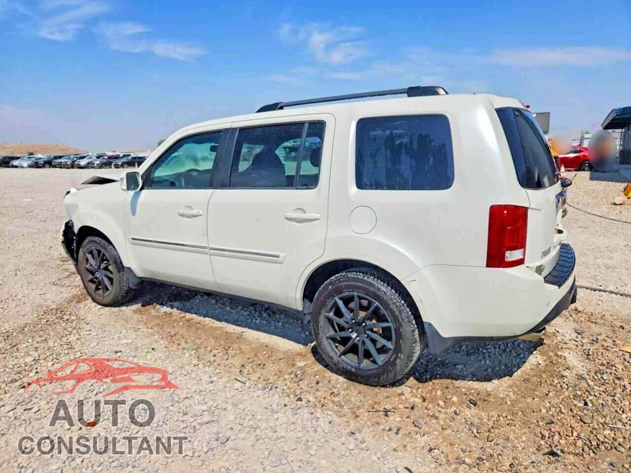 HONDA PILOT 2015 - 5FNYF4H95FB010254