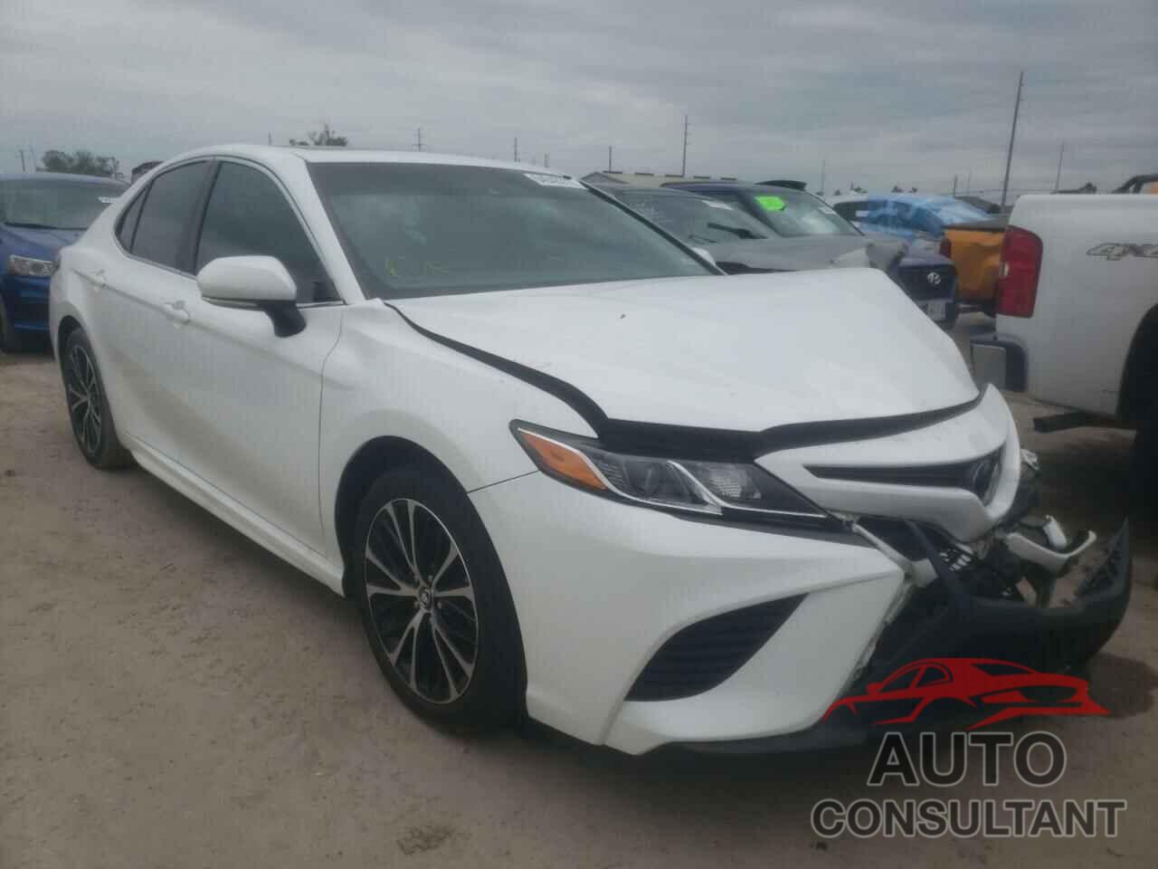 TOYOTA CAMRY 2018 - 4T1B11HK9JU086738