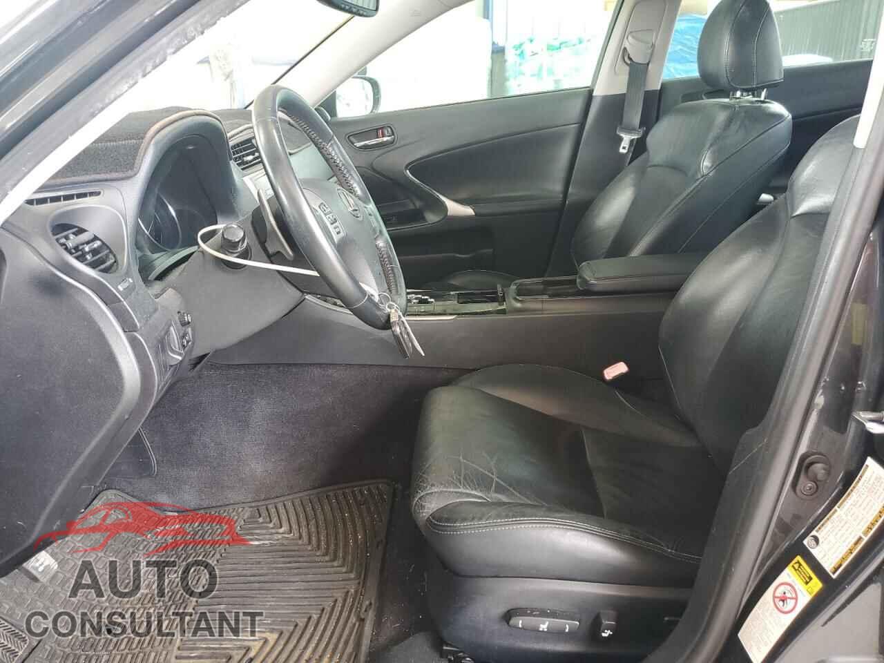 LEXUS IS 2011 - JTHBF5C21B5143576
