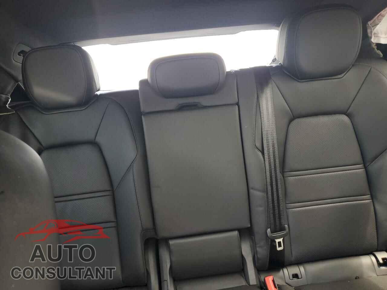 PORSCHE CAYENNE 2024 - WP1BA2AY2RDA49095