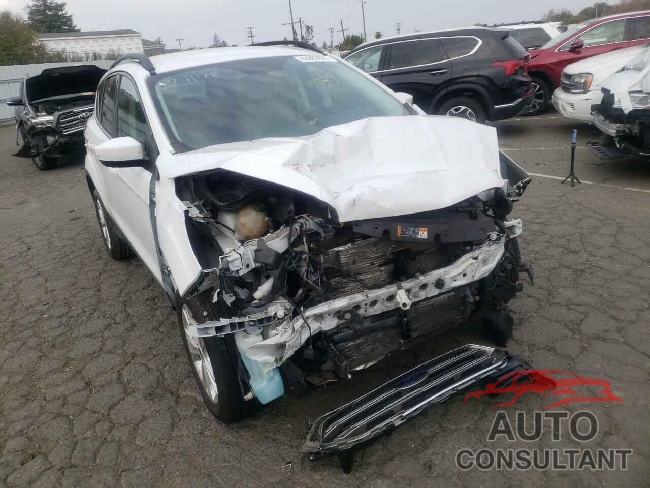 FORD ESCAPE 2017 - 1FMCU9GD2HUD95457