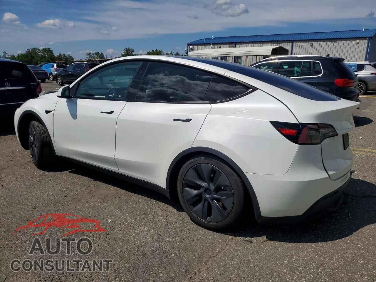 TESLA MODEL Y 2024 - 7SAYGDEE7RF213541