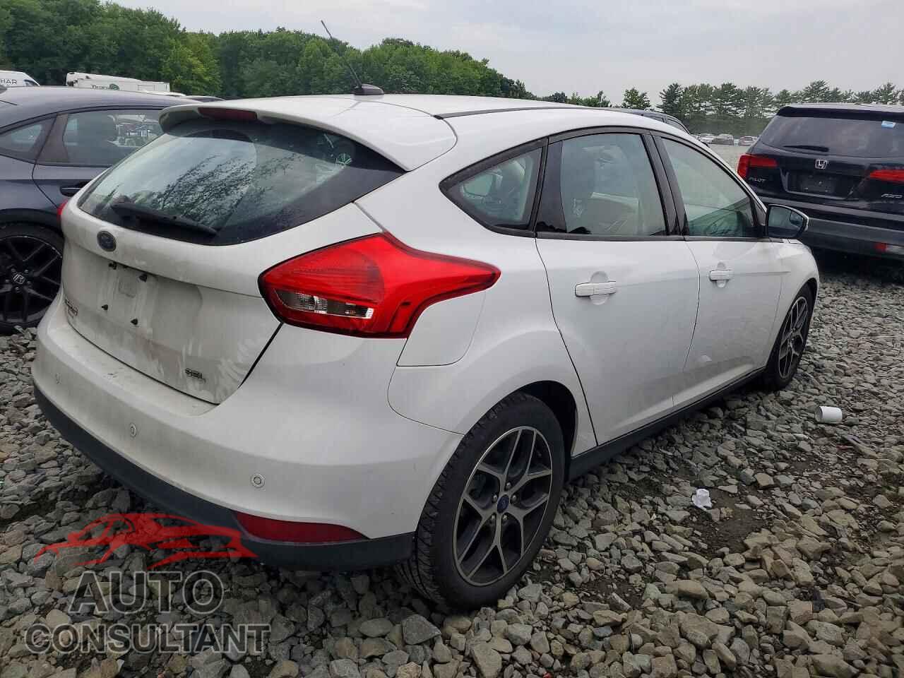 FORD FOCUS 2017 - 1FADP3M28HL330477