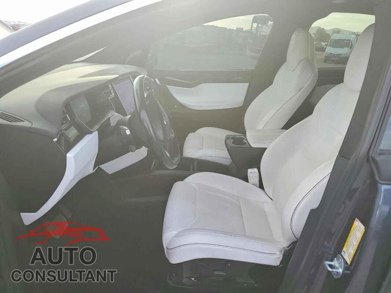 TESLA MODEL X 2016 - 5YJXCDE28GF033573