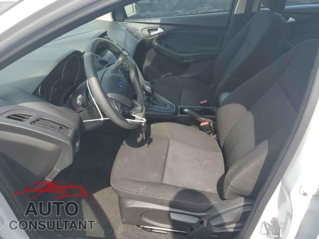 FORD FOCUS 2018 - 1FADP3FE2JL299532