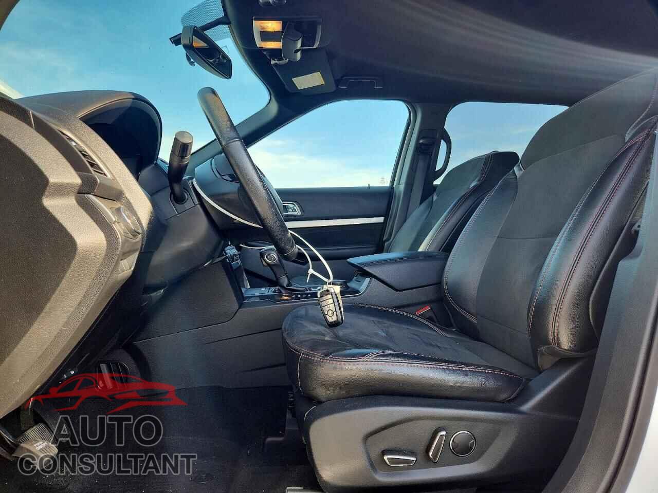 FORD EXPLORER 2018 - 1FM5K8D8XJGB37658