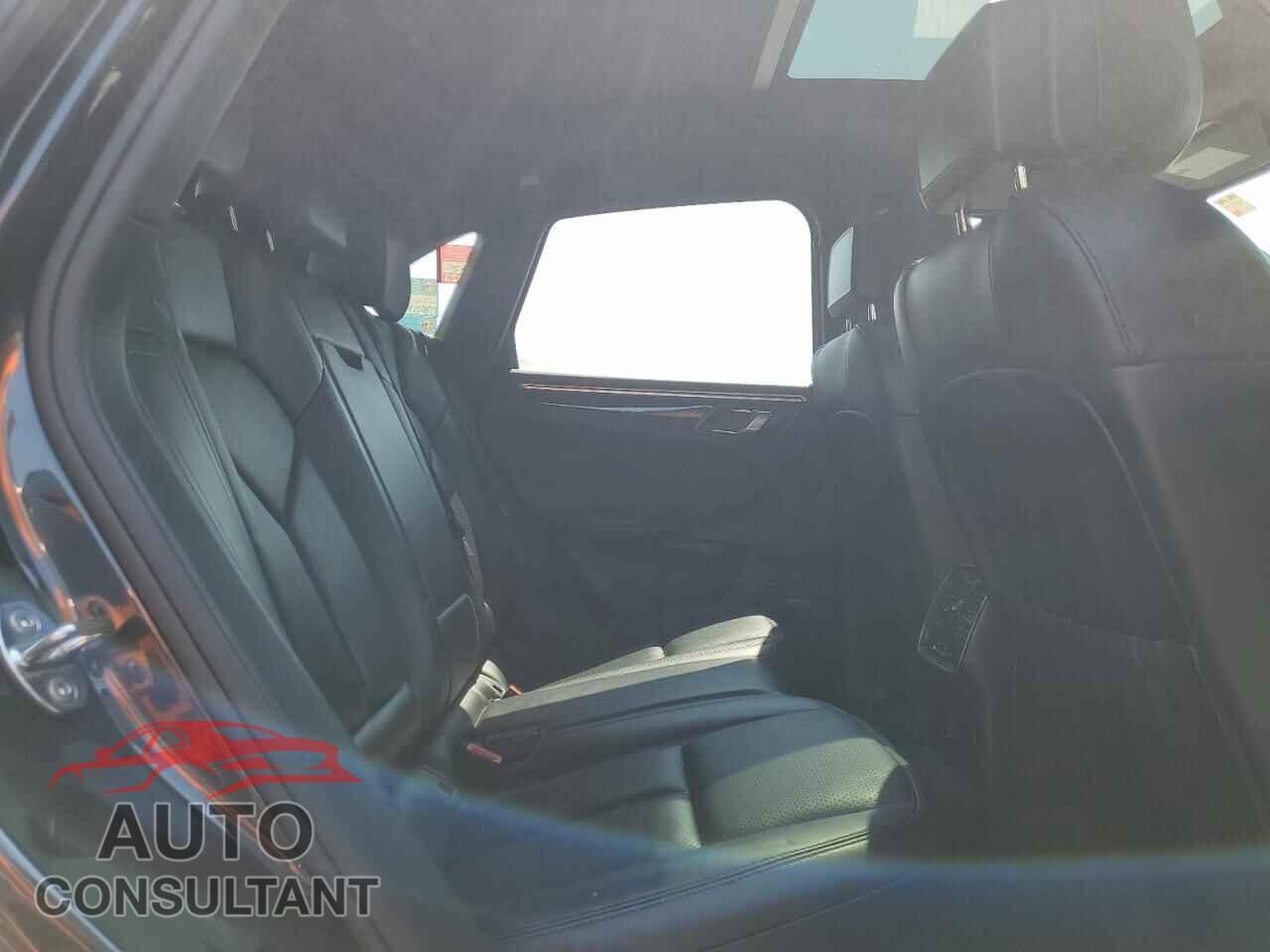 PORSCHE MACAN 2018 - WP1AA2A59JLB09305