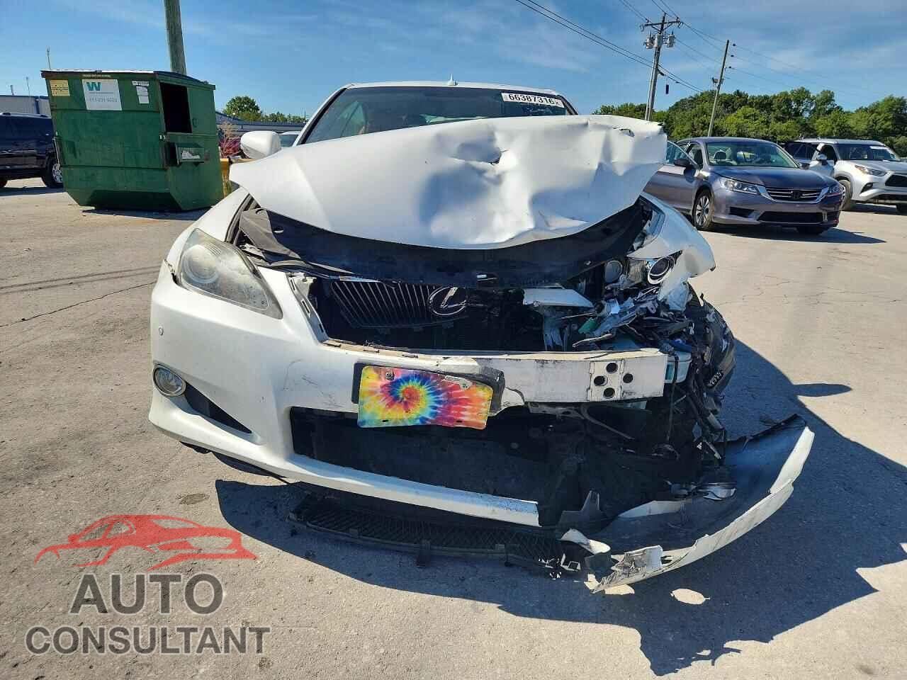 LEXUS IS 2013 - JTHFF2C29D2528761